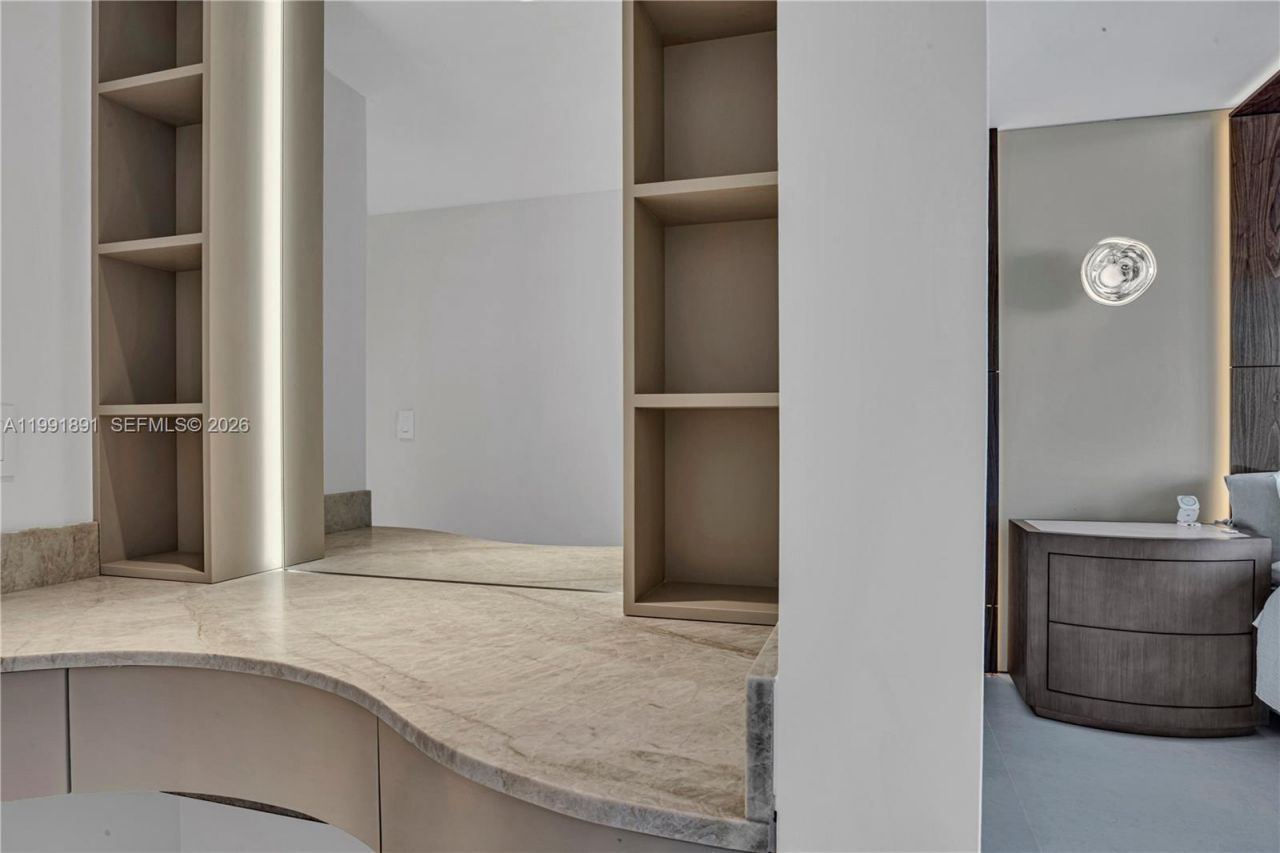 16485 Collins Ave , Unit 431, Sunny Isles Beach, FL 33160 Photo