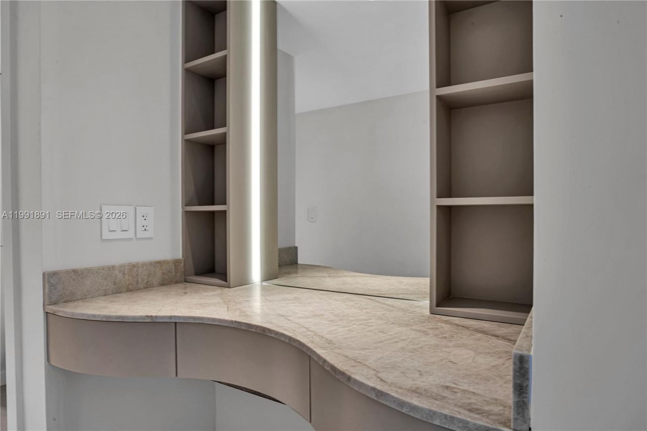 16485 Collins Ave , Unit 431, Sunny Isles Beach, FL 33160 Photo