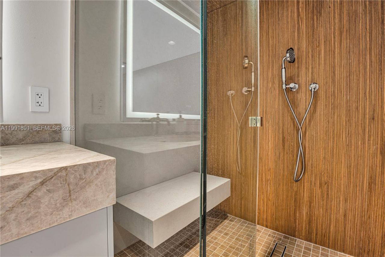 16485 Collins Ave , Unit 431, Sunny Isles Beach, FL 33160 Photo