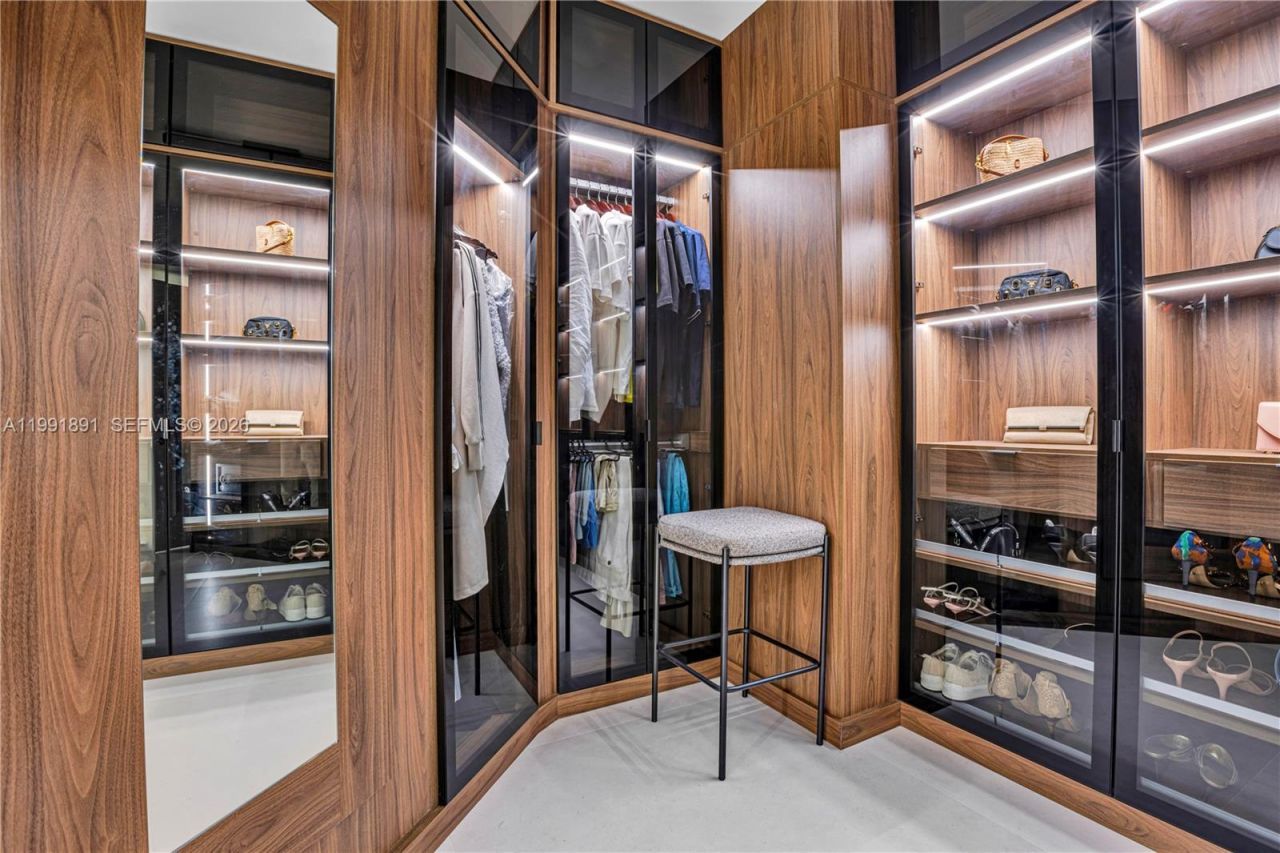 16485 Collins Ave , Unit 431, Sunny Isles Beach, FL 33160 Photo