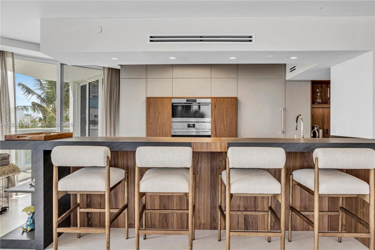 16485 Collins Ave , Unit 431, Sunny Isles Beach, FL 33160 Photo