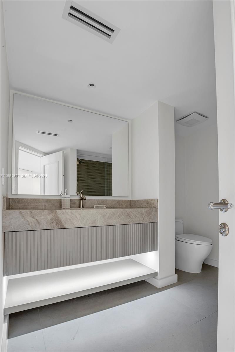 16485 Collins Ave , Unit 431, Sunny Isles Beach, FL 33160 Photo