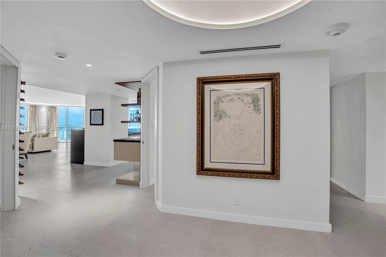16485 Collins Ave , Unit 431, Sunny Isles Beach, FL 33160 Photo