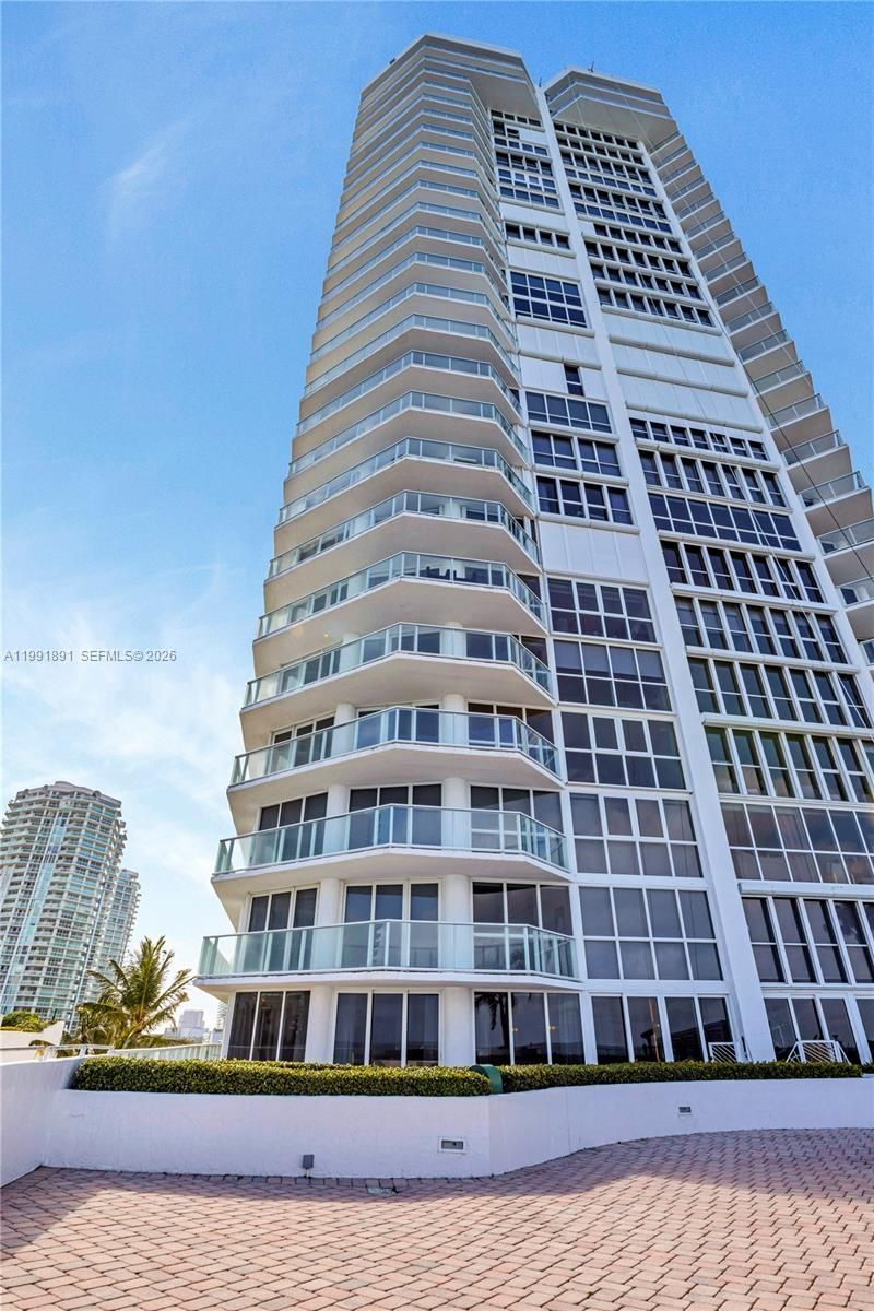 16485 Collins Ave , Unit 431, Sunny Isles Beach, FL 33160 Photo