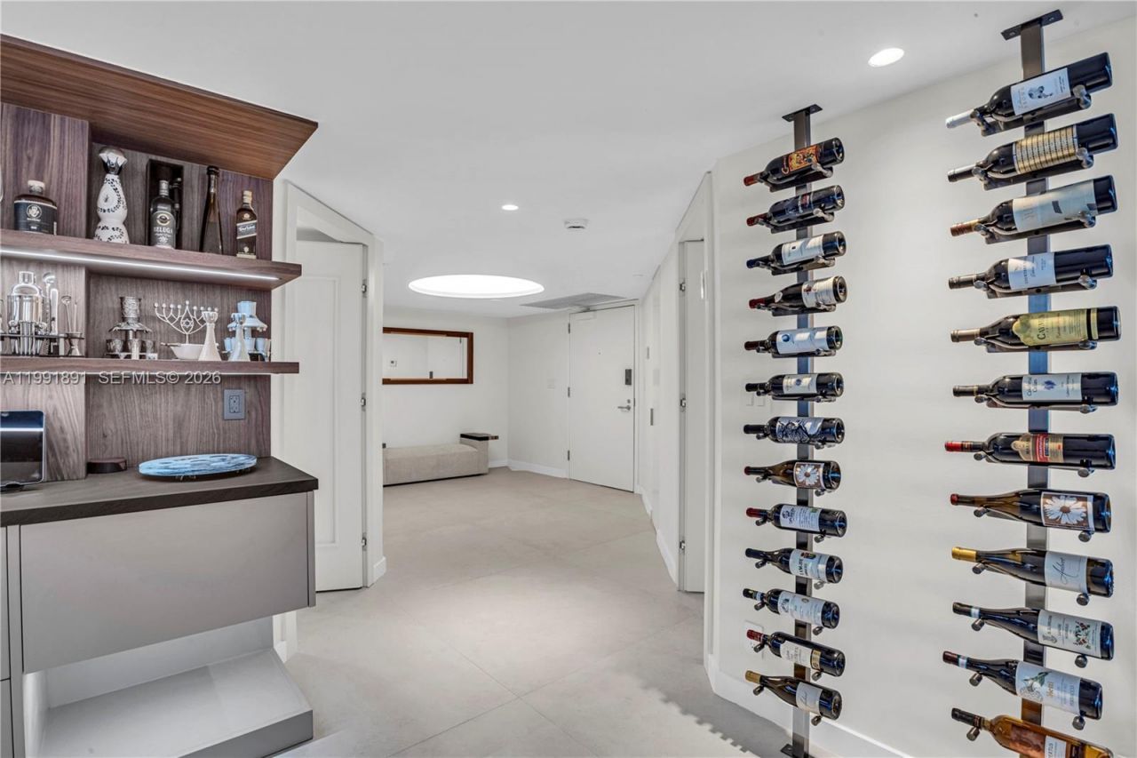 16485 Collins Ave , Unit 431, Sunny Isles Beach, FL 33160 Photo