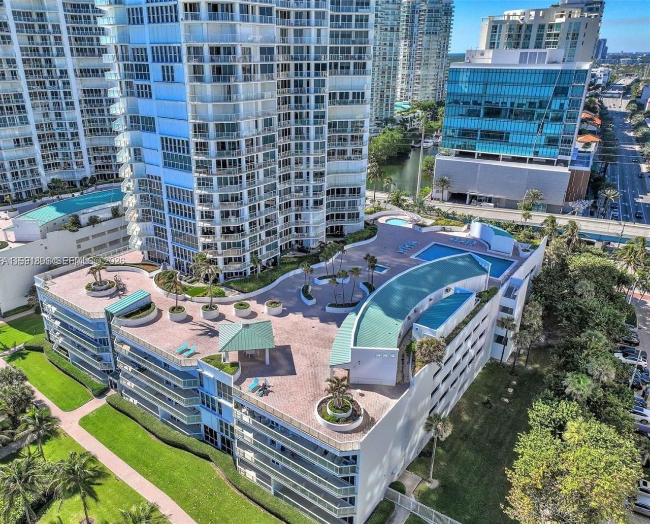 16485 Collins Ave , Unit 431, Sunny Isles Beach, FL 33160 Photo