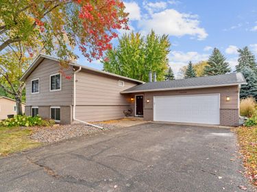 16988 Weaver Lake Drive, Maple Grove, MN 55311