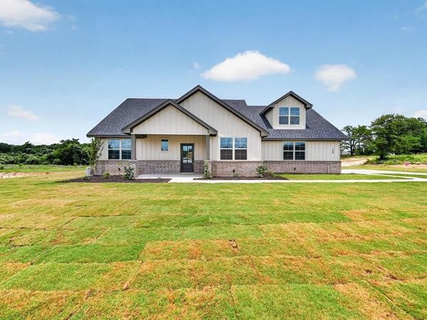 108 Loveta Lane, Boyd, TX 76023