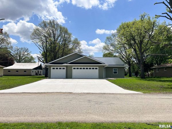 706 W TOPEKA Street, Toluca, IL 61369