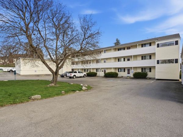 222 N Hutchinson Rd, Spokane Valley, WA 99212