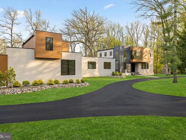 114 LAMBERT DRIVE, PRINCETON, NJ 08540