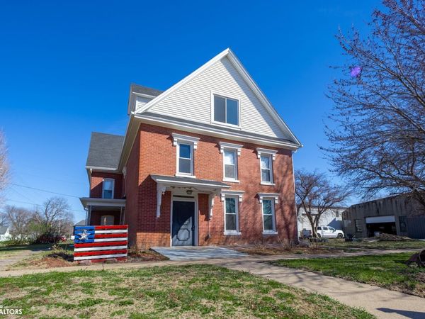 1108 Park Street, Hamburg, IA 51640