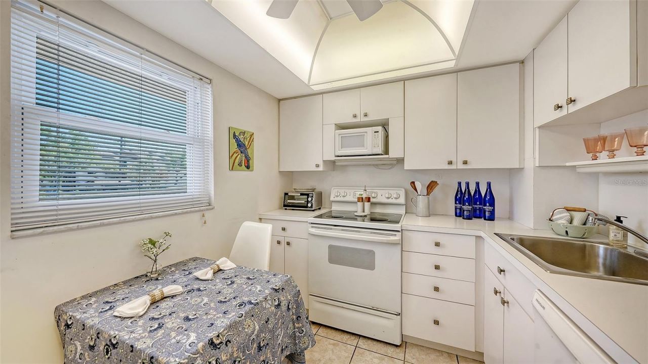 1257 S Portofino Drive, Unit 203, Sarasota, FL 34242 Photo