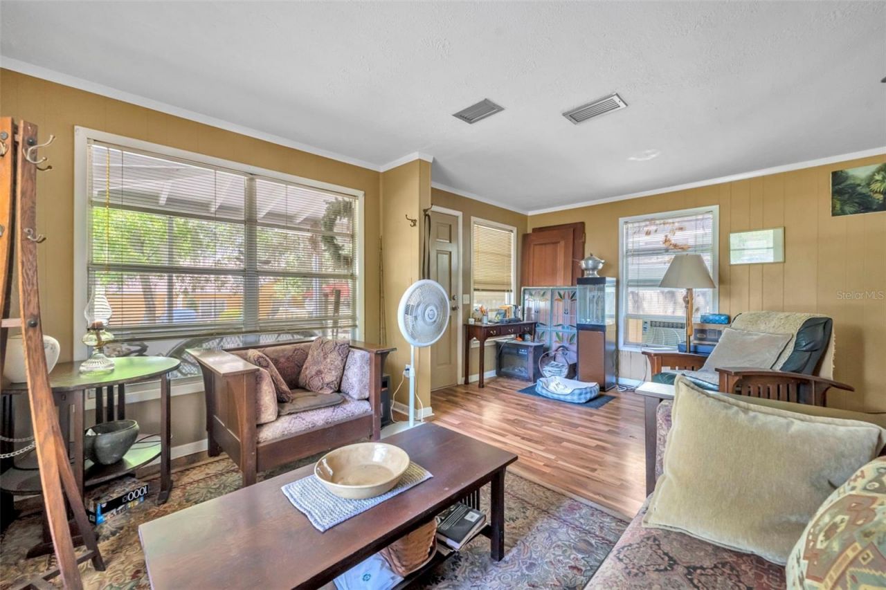 140 N Johns Street , Mount Dora, FL 32757 Photo