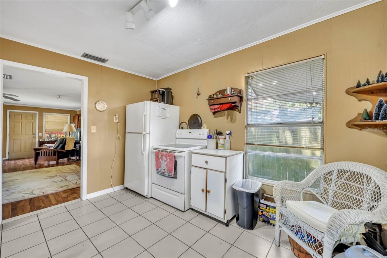 140 N Johns Street , Mount Dora, FL 32757 Photo