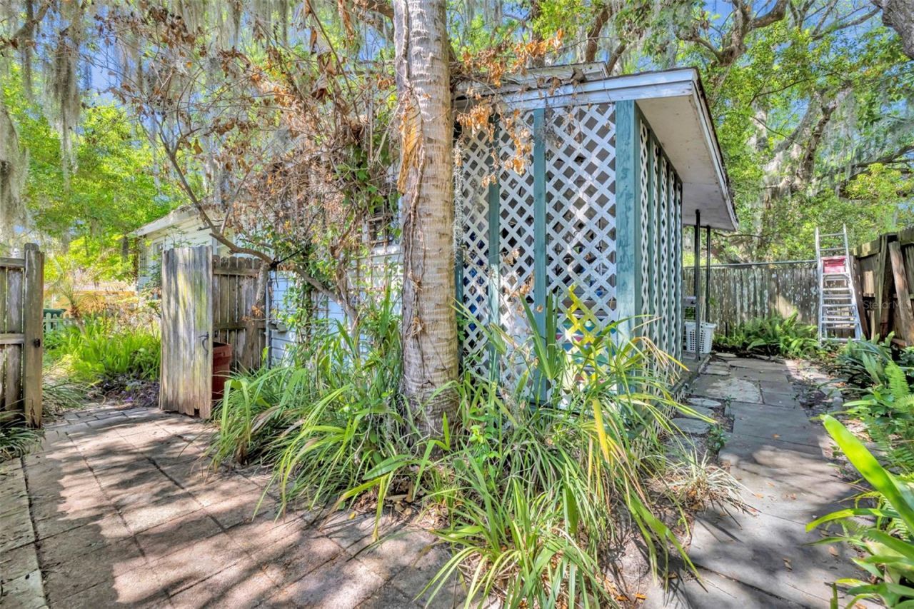 140 N Johns Street , Mount Dora, FL 32757 Photo