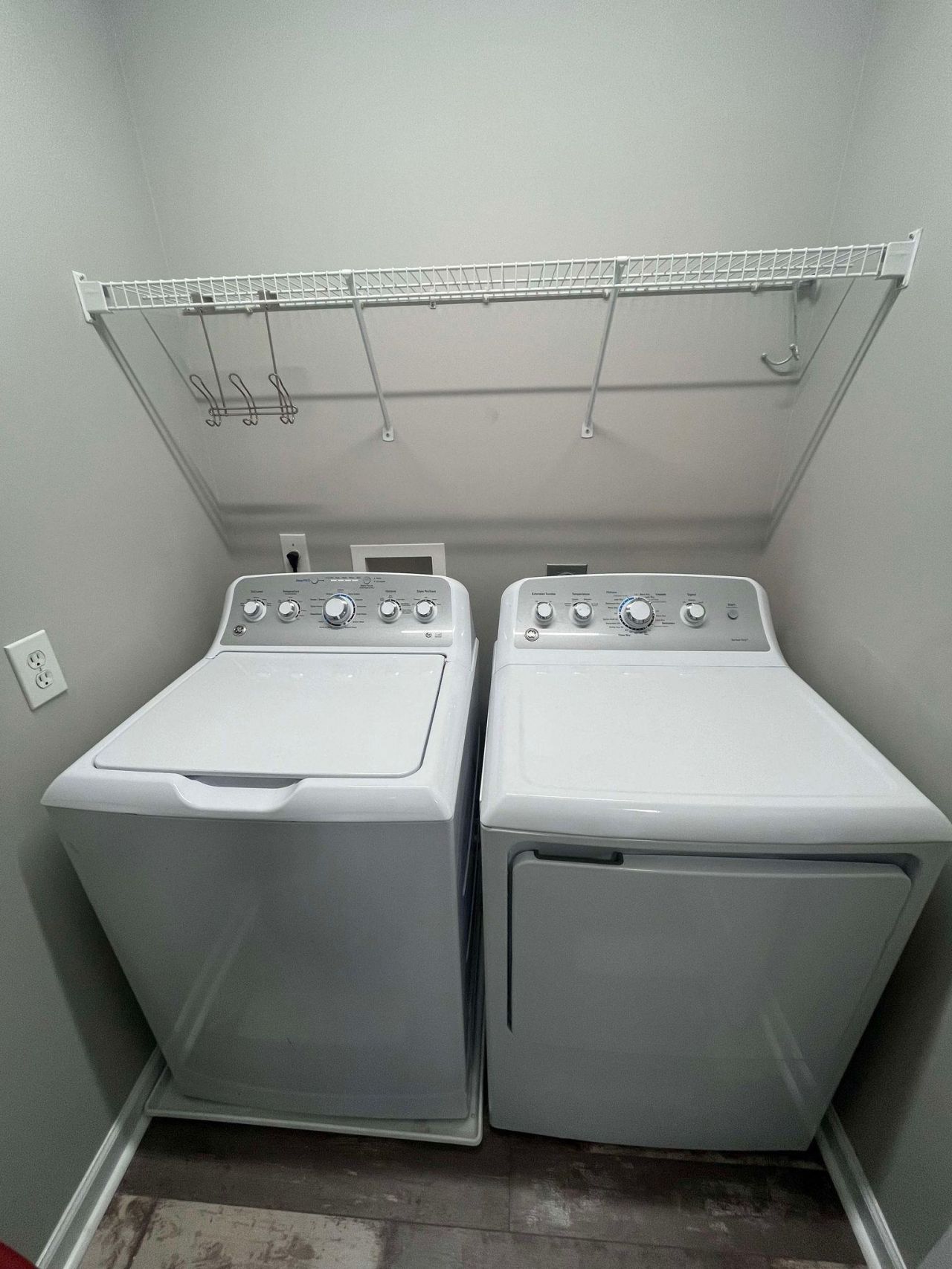 145 Wimbledon Way  Photo 30