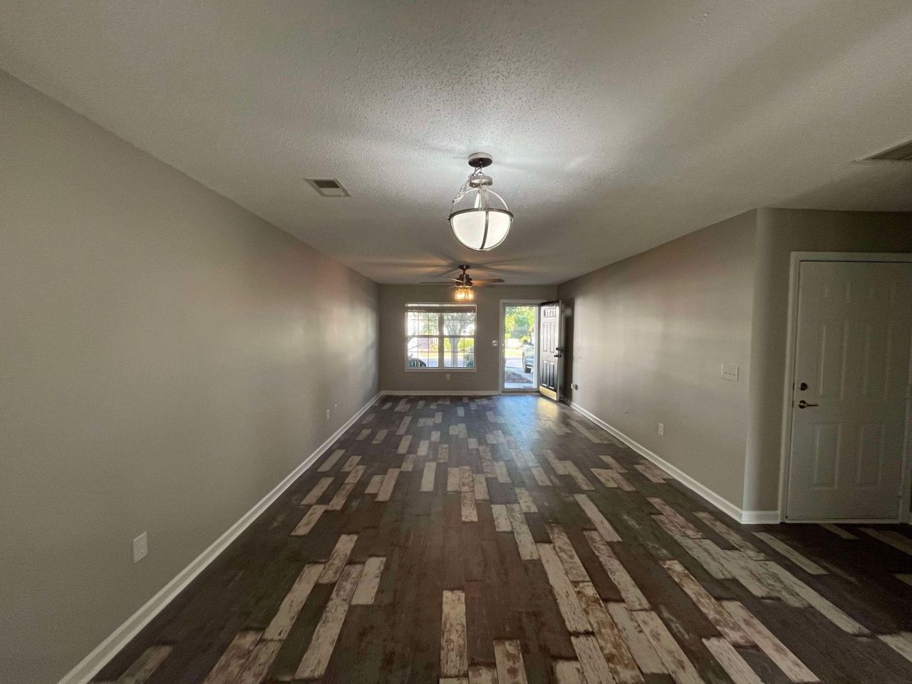 145 Wimbledon Way  Photo 32