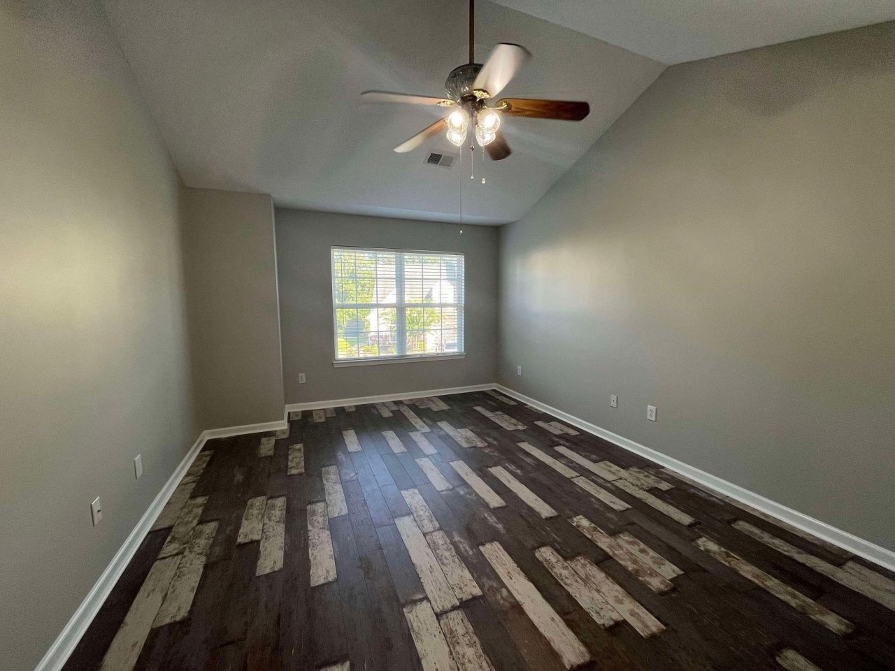 145 Wimbledon Way  Photo 44