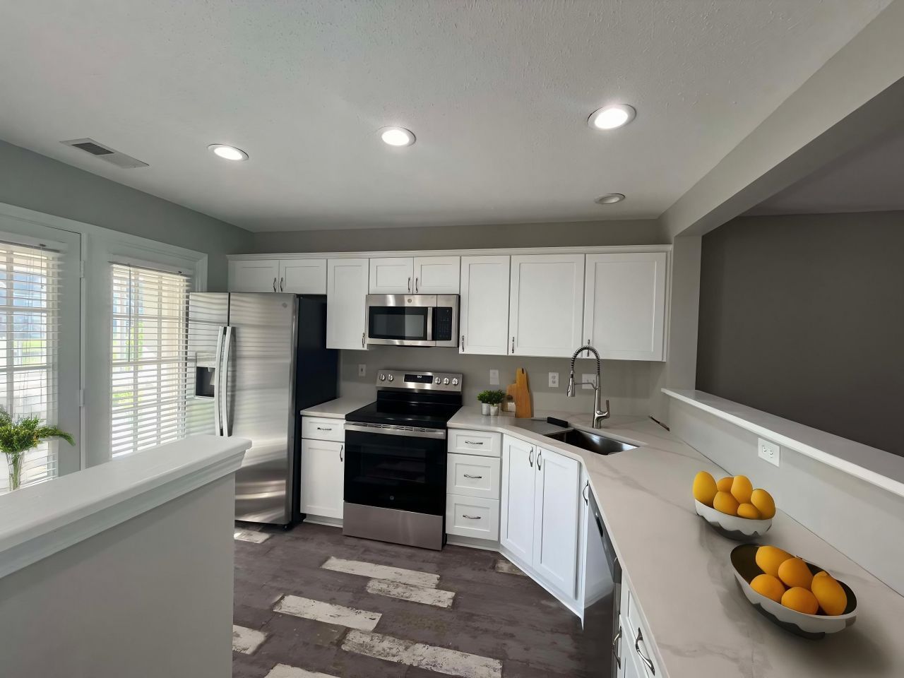 145 Wimbledon Way  Photo 5