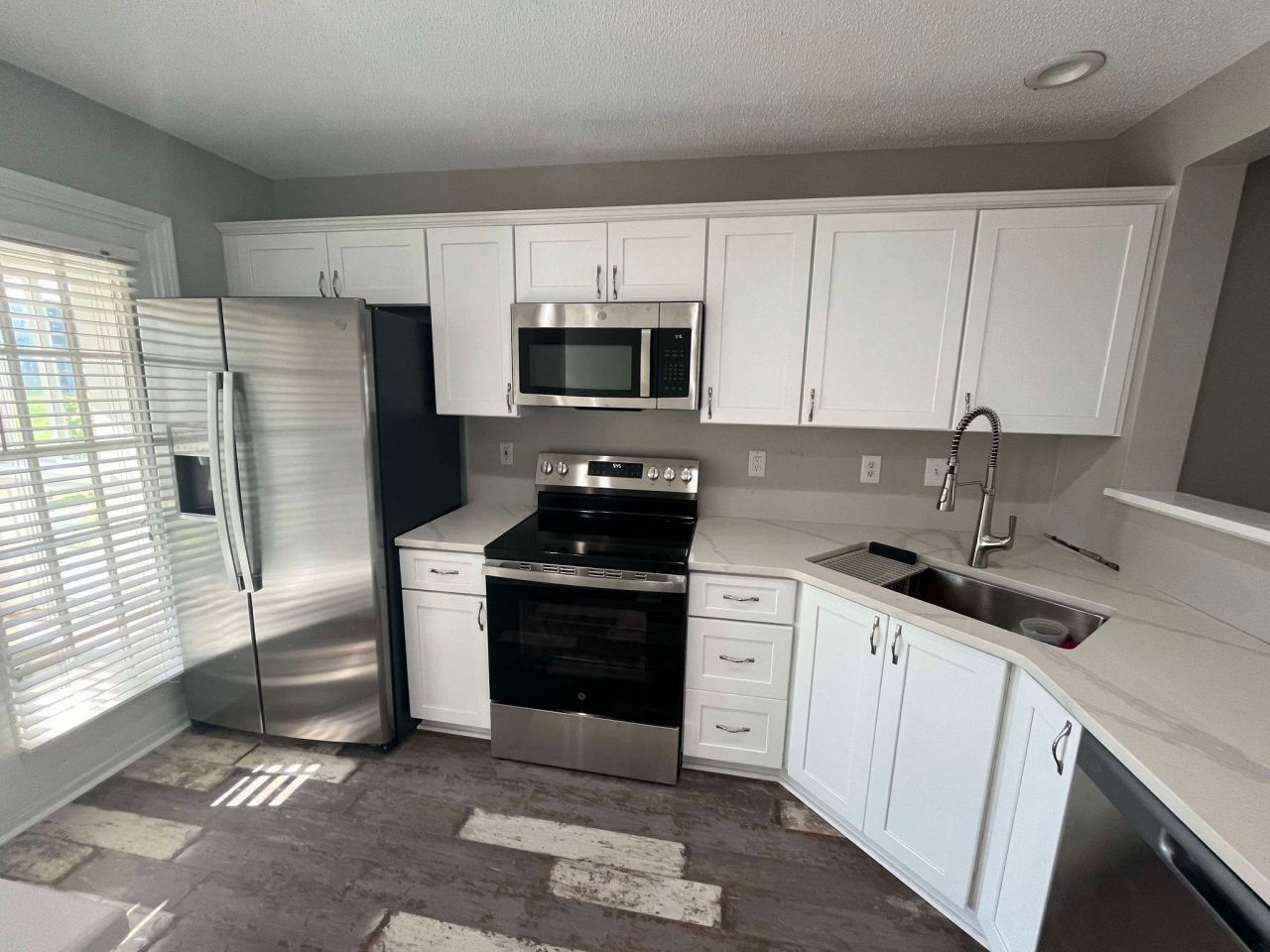 145 Wimbledon Way  Photo 6