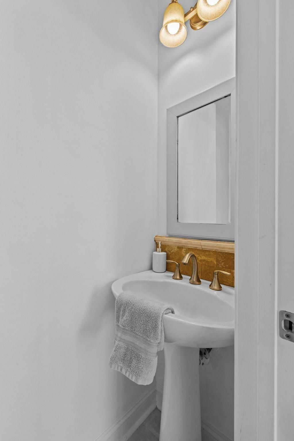 4603 Lewis Circle Photo 26