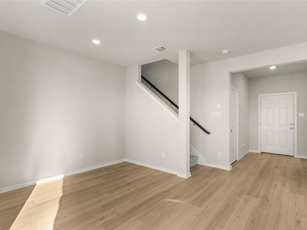 25628 Wheat Seed LN, Elgin, TX 78621