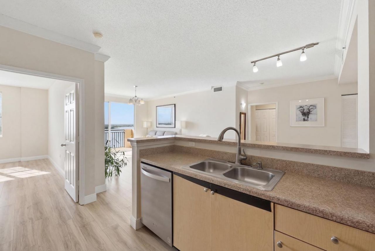 616 Clearwater Park Road, Unit 1106, West Palm Beach, FL 33401 Photo