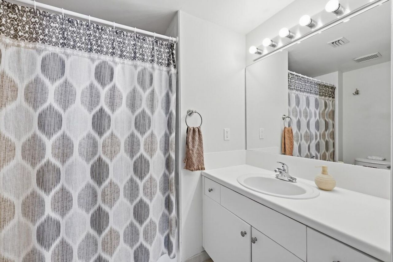 616 Clearwater Park Road, Unit 1106, West Palm Beach, FL 33401 Photo