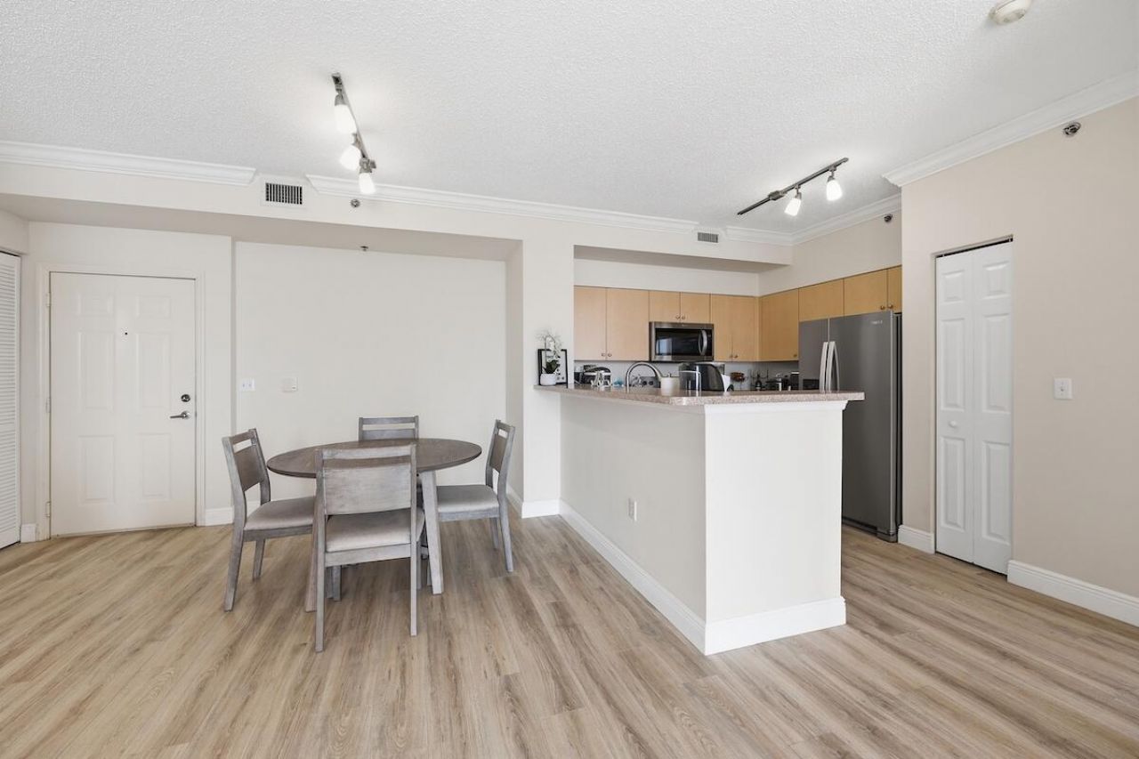 616 Clearwater Park Road, Unit 1106, West Palm Beach, FL 33401 Photo