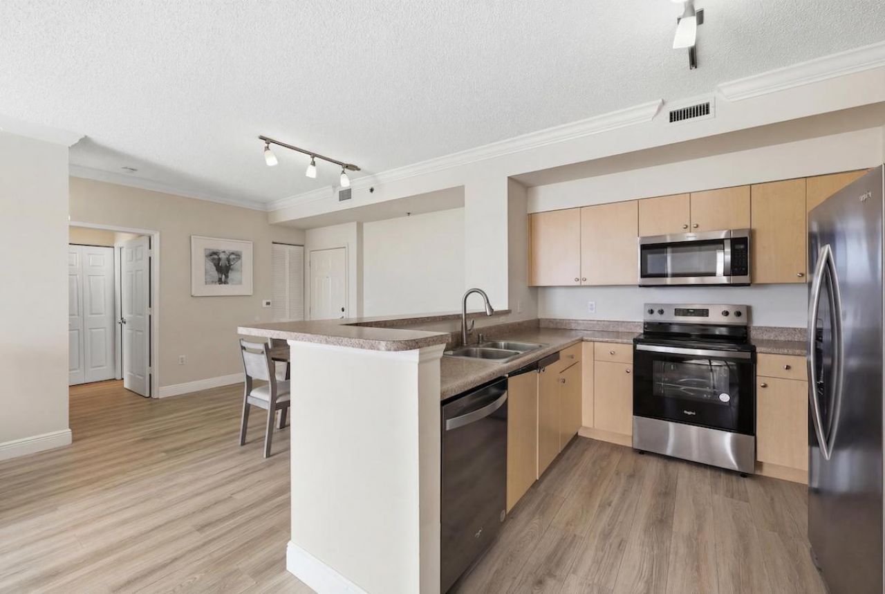 616 Clearwater Park Road, Unit 1106, West Palm Beach, FL 33401 Photo