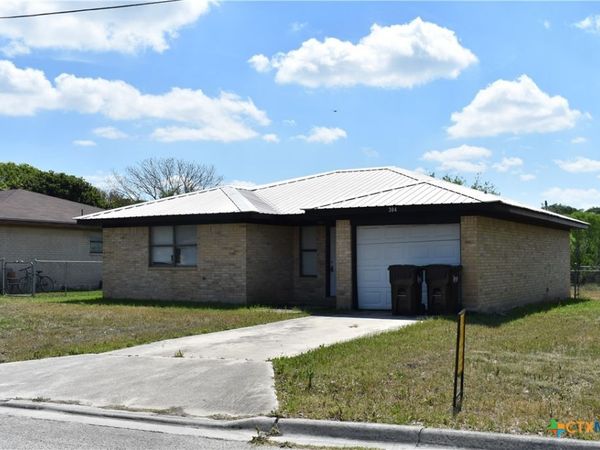 304 Meadow Drive , Marion, TX 78124