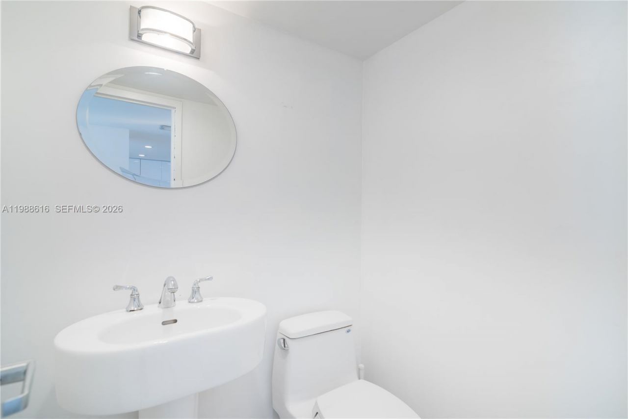 1800 Collins Ave , Unit 8C, Miami Beach, FL 33139 Photo