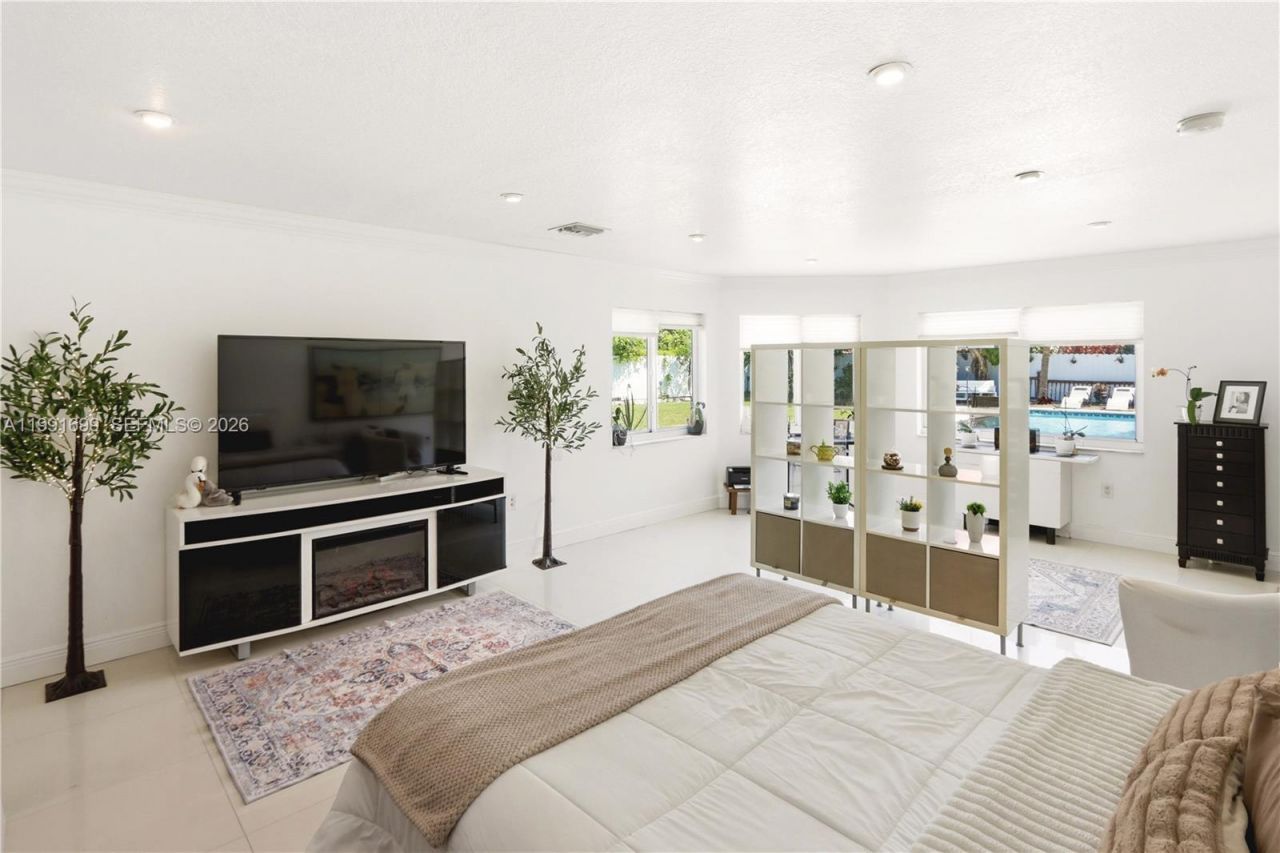 9955 SW 74th St , Miami, FL 33173 Photo