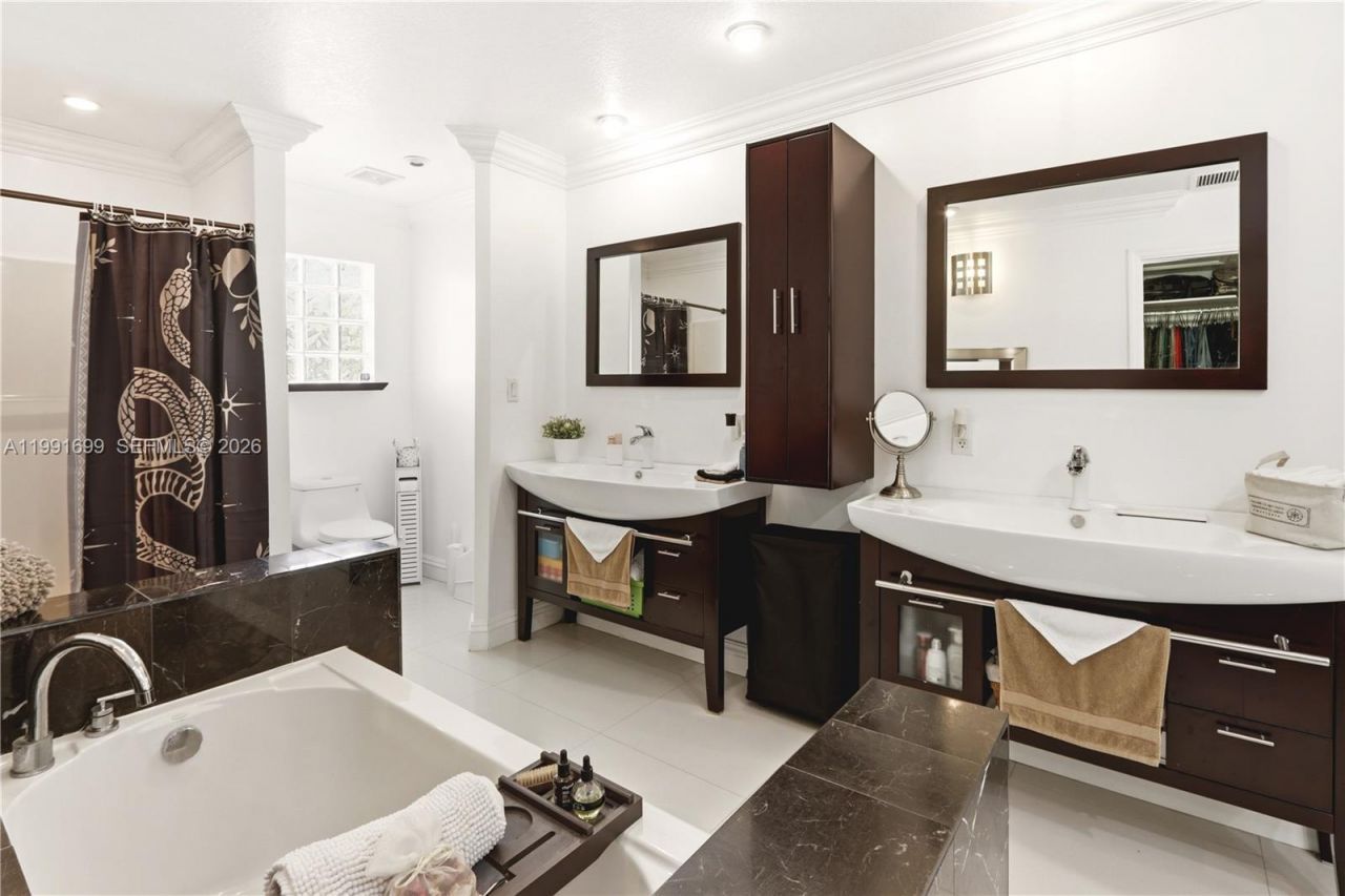 9955 SW 74th St , Miami, FL 33173 Photo