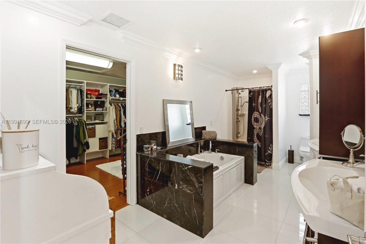 9955 SW 74th St , Miami, FL 33173 Photo