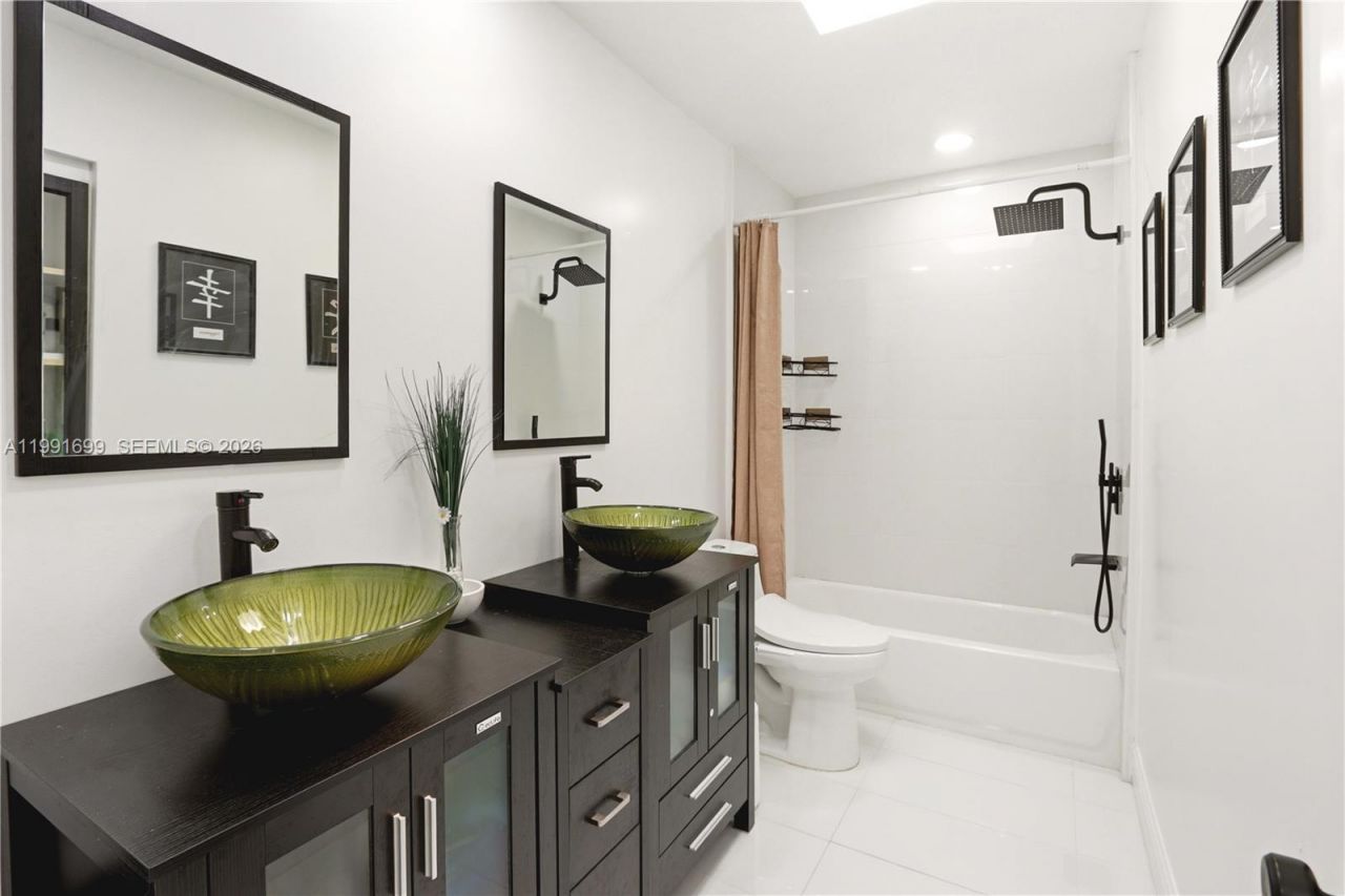 9955 SW 74th St , Miami, FL 33173 Photo