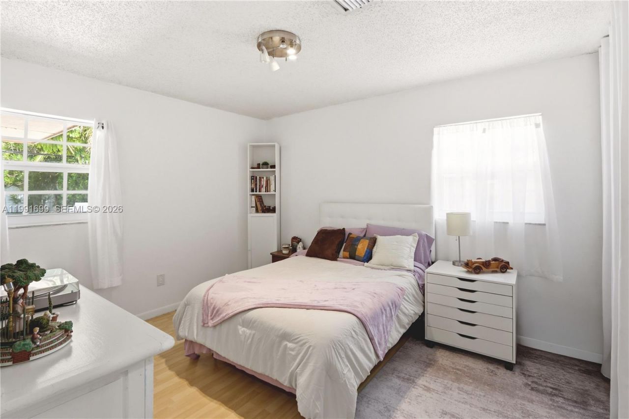 9955 SW 74th St , Miami, FL 33173 Photo