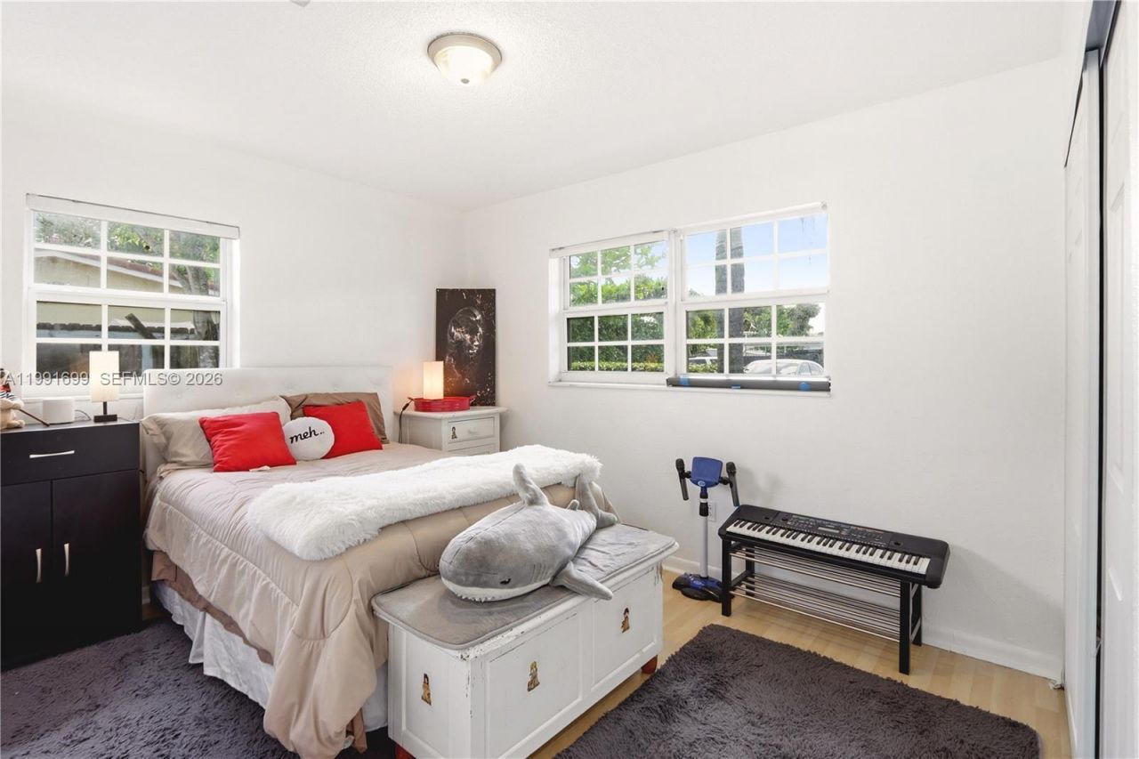 9955 SW 74th St , Miami, FL 33173 Photo