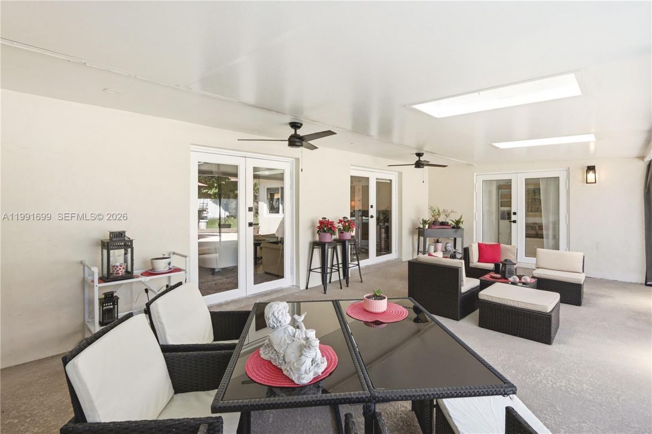 9955 SW 74th St , Miami, FL 33173 Photo