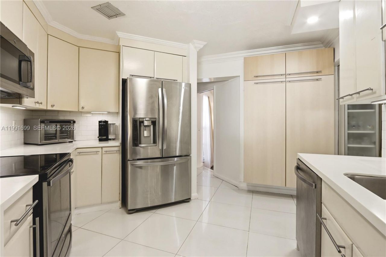 9955 SW 74th St , Miami, FL 33173 Photo