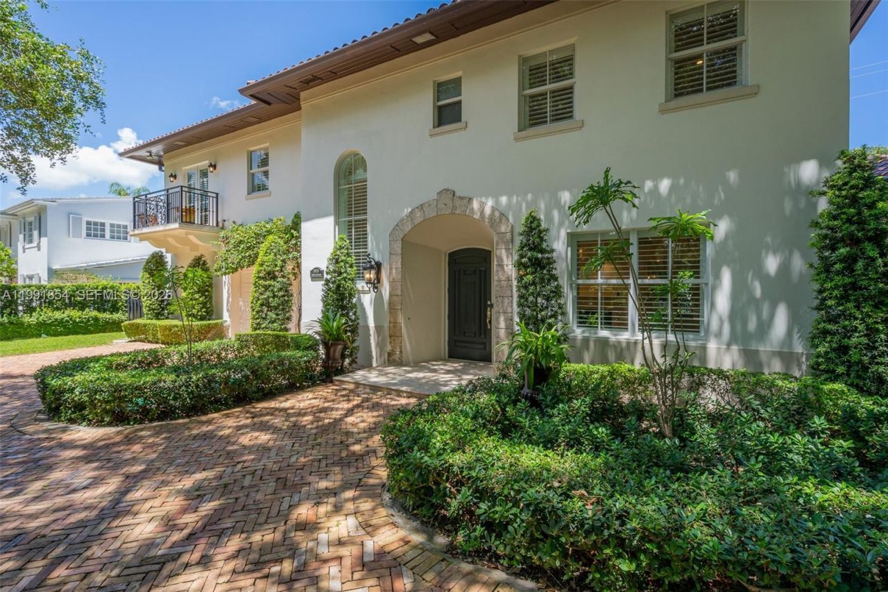 3919 Granada Blvd, Coral Gables, FL 33134 Photo