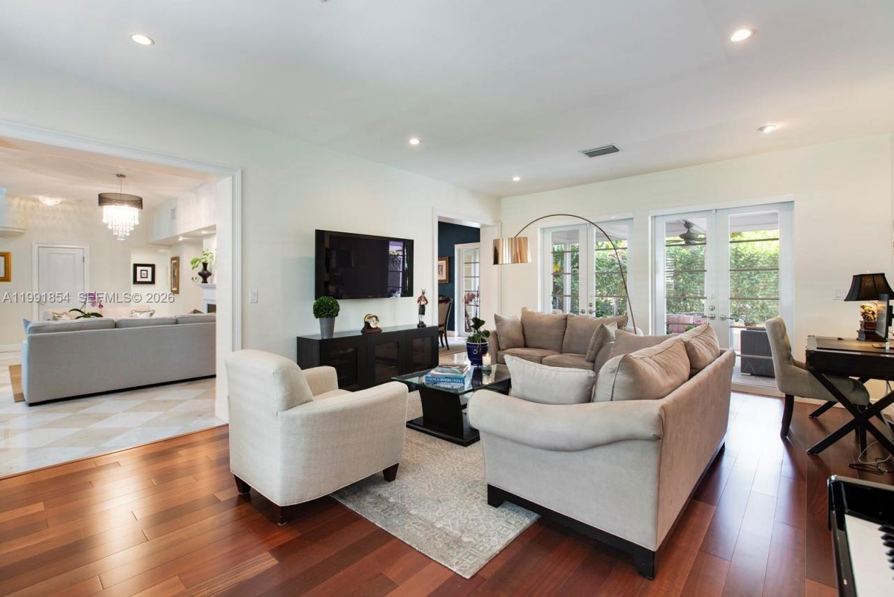 3919 Granada Blvd, Coral Gables, FL 33134 Photo