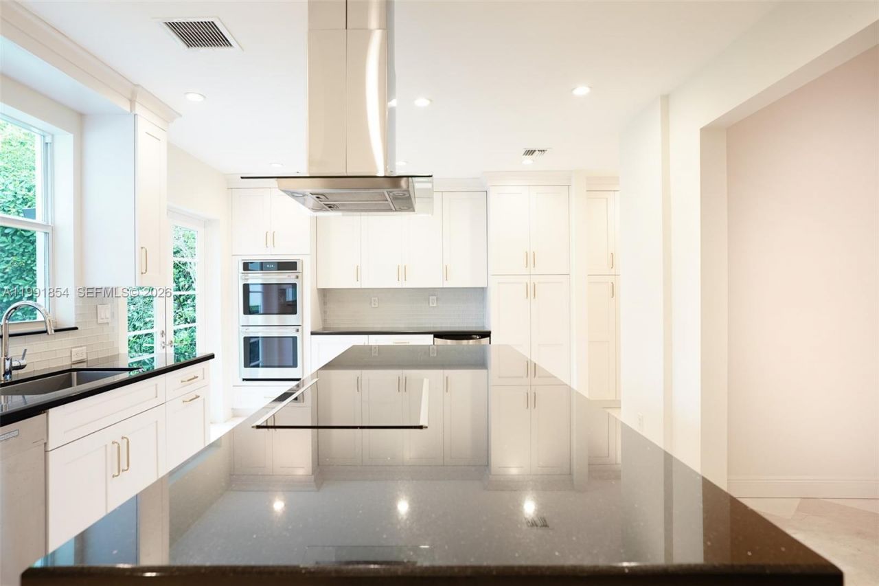 3919 Granada Blvd, Coral Gables, FL 33134 Photo