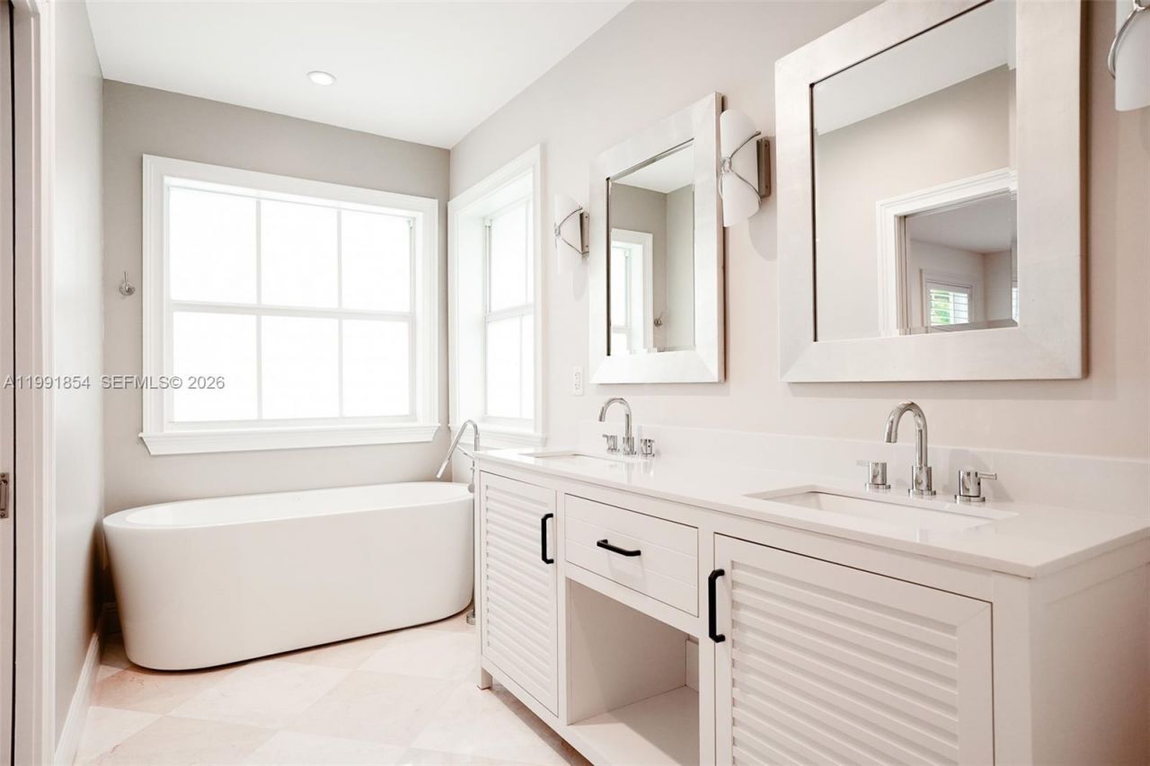 3919 Granada Blvd, Coral Gables, FL 33134 Photo