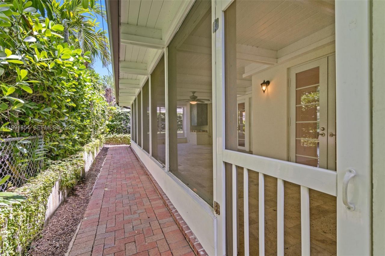 3919 Granada Blvd, Coral Gables, FL 33134 Photo