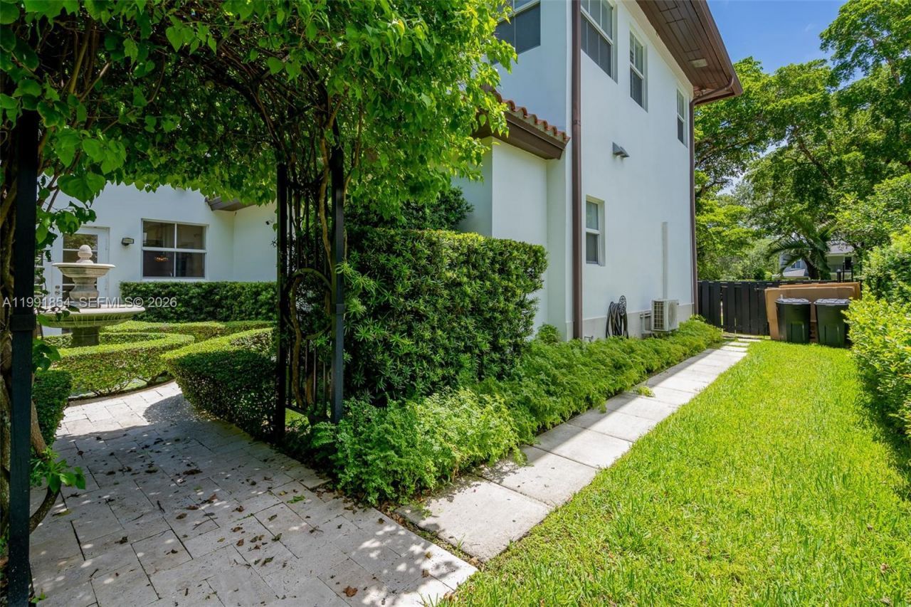 3919 Granada Blvd, Coral Gables, FL 33134 Photo