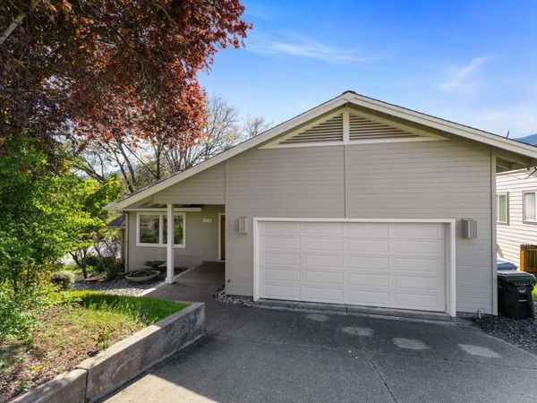 105 Cedar Ridge Terrace, Rogue River, OR 97537