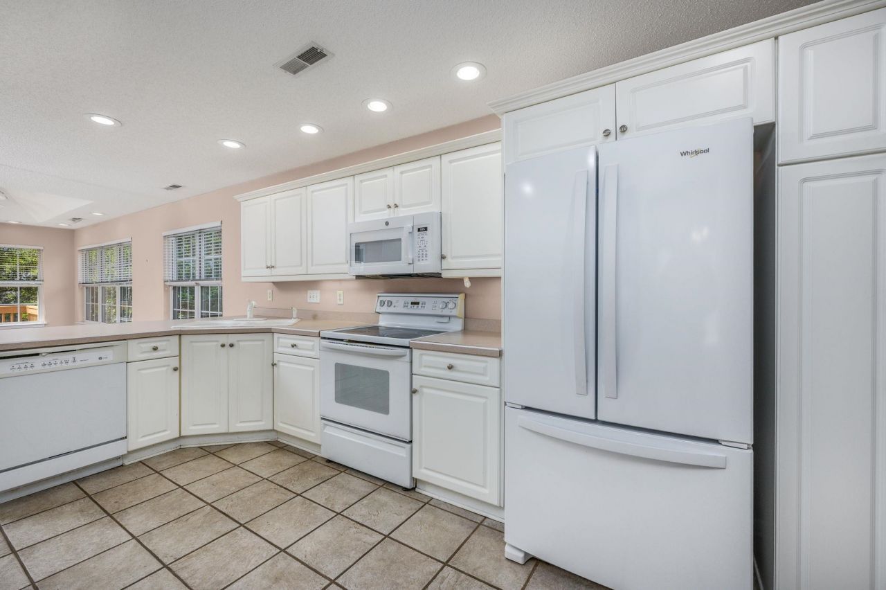 4099 Heather Lakes Dr. Photo 16