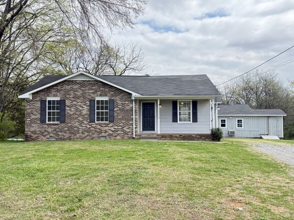 7548 Chadwick Dr, Murfreesboro, TN 37129